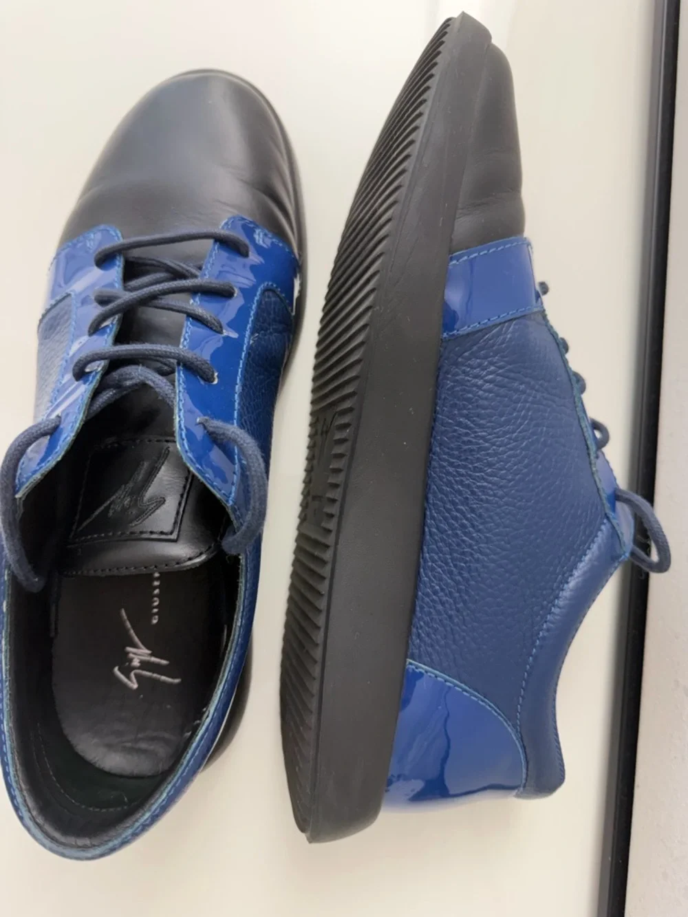 Giuseppe Zanotti Black and Blue Leather Lace-Up Sneakers - Picture 2 of 5